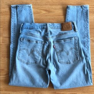 Levi’s Wedgie Fit Jeans in Bahaus Blues